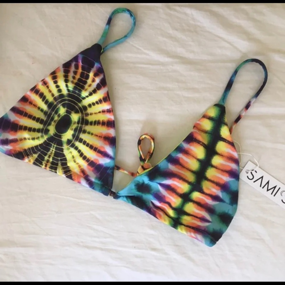 NWT Women’s Sami’s Tie Dye Bikini Top Size Large